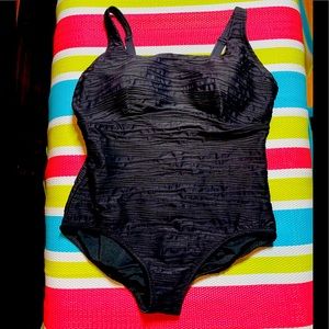 Lands’ End Black Textured Swimsuit 18W FREE SHIP